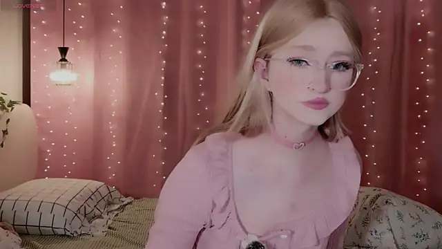 effy dollie online show from 17, 4, 2026