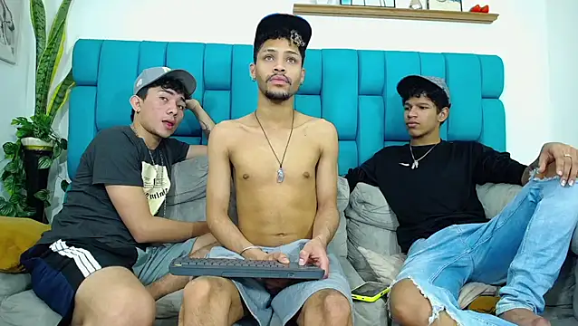 Snapshot of Lunar_Boys chatting on 31, 3, 2026 Lunar Boys online show from 31, 3, 2026