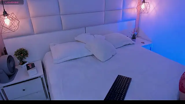 Paulina clk online show from 11, 3, 2026