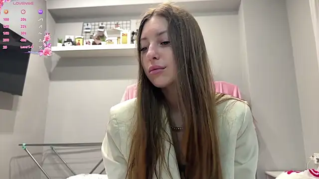 Snapshot of selena_favn chatting on 12, 6, 2026 selena favn online show from 12, 6, 2026