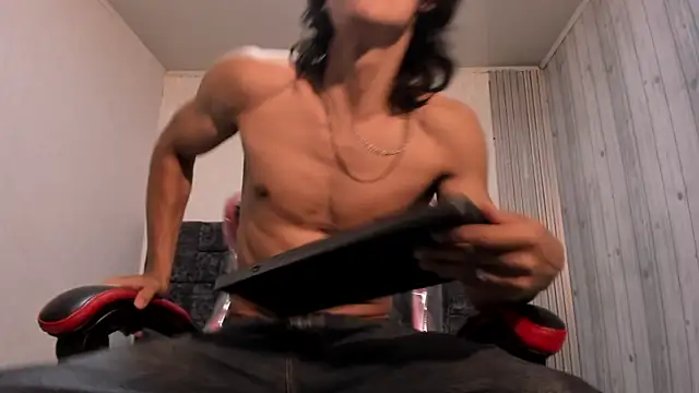 Snapshot of Noha_castellano chatting on 4, 3, 2026 Noha castellano online show from 4, 3, 2026