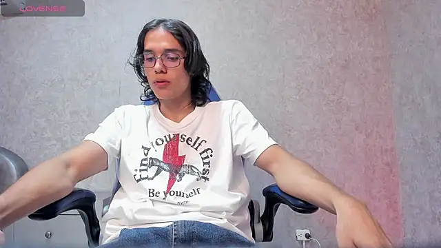 Snapshot of Noha_castellano chatting on 10, 3, 2026 Noha castellano online show from 10, 3, 2026