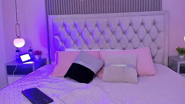 Valeria cute18 online show from 11, 3, 2026