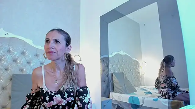 KristalMature online show from 27, 5, 2026