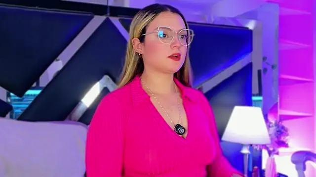 Giigii Hadid  online show from 19, 3, 2026