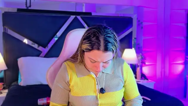 Giigii Hadid  online show from 20, 3, 2026