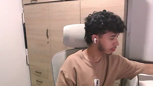 axeldarkk online show from 11, 3, 2026