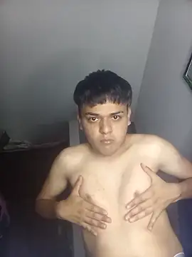 Snapshot of WillowPill5 chatting on 5, 3, 2026 WillowPill5 online show from 5, 3, 2026