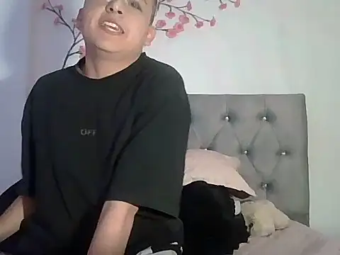 Snapshot of WillowPill5 chatting on 25, 3, 2026 WillowPill5 online show from 25, 3, 2026