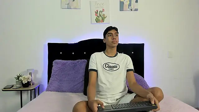 Snapshot of Eros_Lux chatting on 6, 3, 2026 Eros Lux online show from 6, 3, 2026