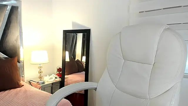 Snapshot of curvy_samantta chatting on 3, 3, 2026 curvy samantta online show from 3, 3, 2026