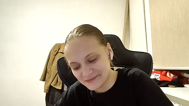 LuluSweetyGirl online show from 16, 3, 2026