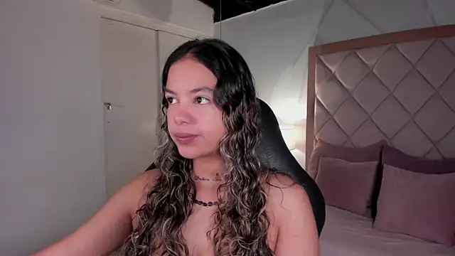 dulce lyraa1 online show from 30, 4, 2026