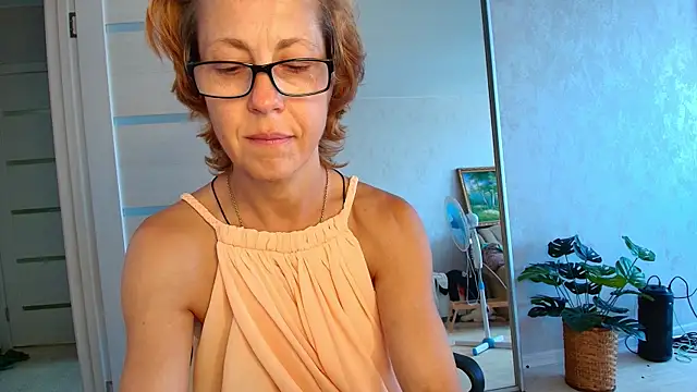LioraWeiss online show from 11, 7, 2026