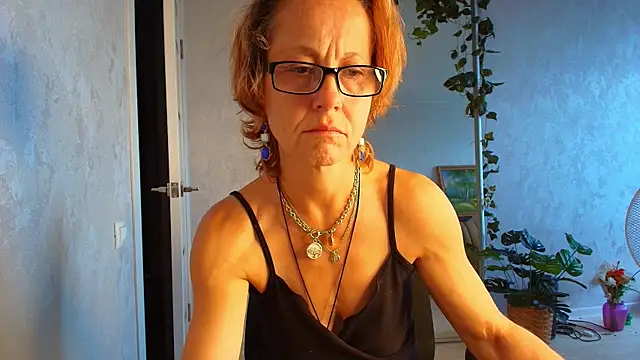 LioraWeiss online show from 30, 7, 2026
