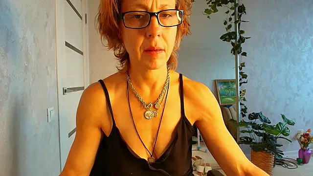 LioraWeiss online show from 31, 7, 2026