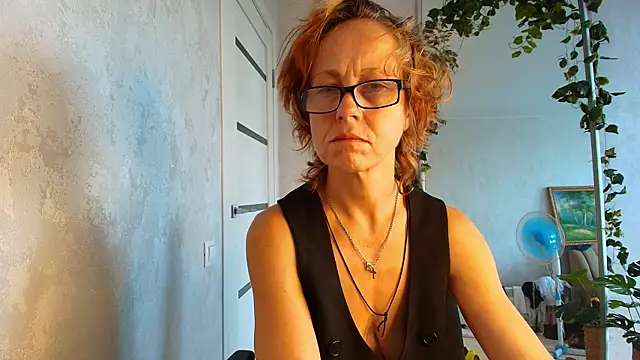 LioraWeiss online show from 7, 8, 2026