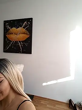 Snapshot of DaisyLuvsYou_ chatting on 8, 3, 2026 DaisyLuvsYou online show from 8, 3, 2026