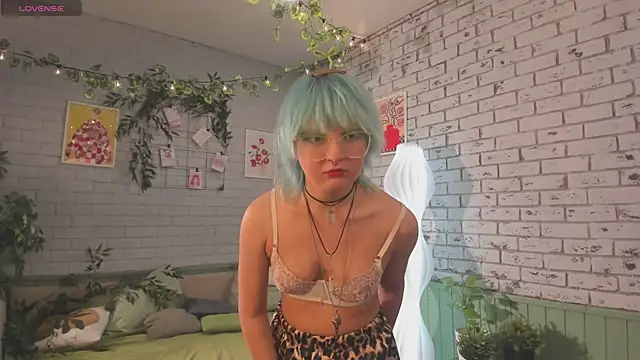 Snapshot of powderofgun chatting on 17, 3, 2026 powderofgun online show from 17, 3, 2026