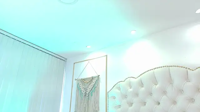 Sara funy online show from 22, 7, 2026