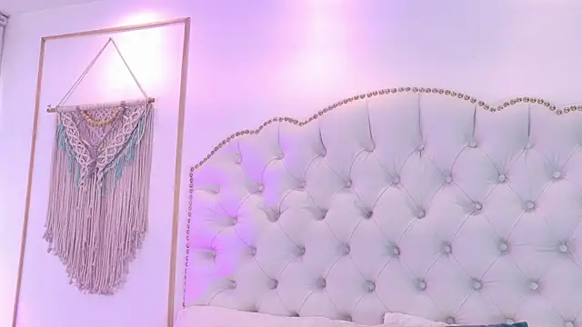 Sara funy online show from 8, 8, 2026