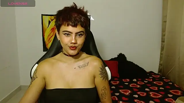 Divinejewel69 online show from 16, 3, 2026