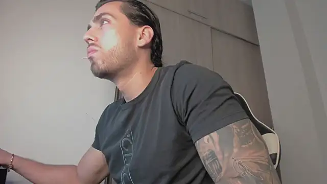 Axel  Blaze online show from 13, 5, 2026