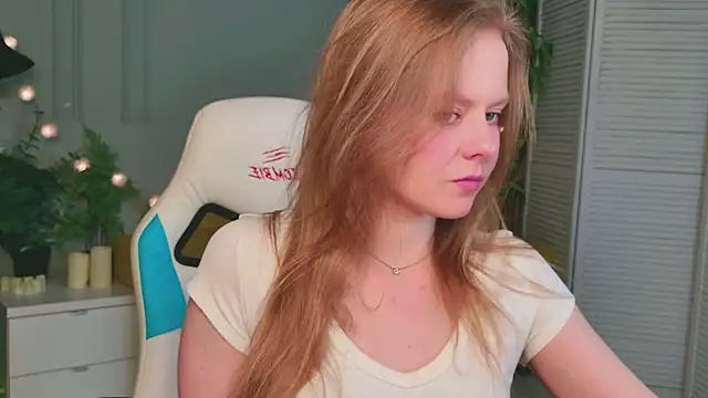 Sophie Peach  online show from 25, 4, 2026