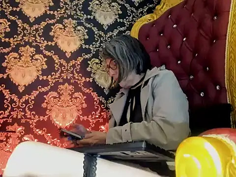 Hades Lyra online show from 29, 4, 2026