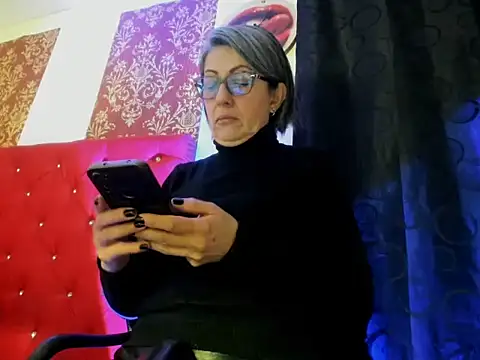 Hades Lyra online show from 4, 5, 2026