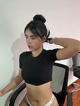 kitty rousse01 online show from 5, 3, 2026