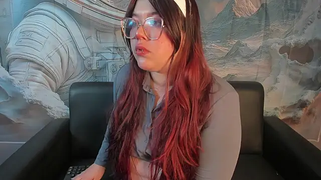 Snapshot of NicoleeDemara chatting on 12, 3, 2026 NicoleeDemara online show from 12, 3, 2026