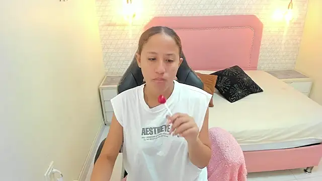 LESLYSIMPSON online show from 30, 6, 2026