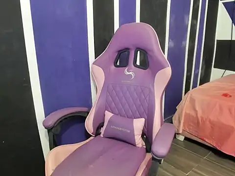 Skarleth2026 online show from 18, 3, 2026