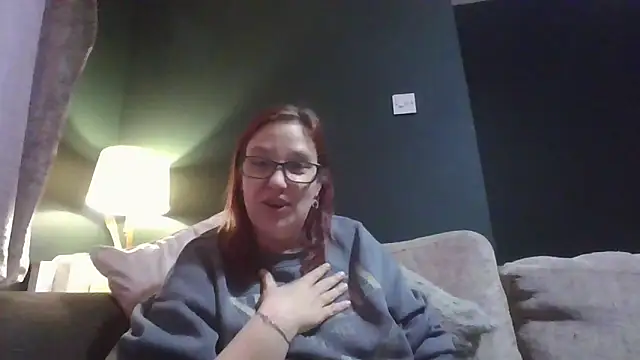 Curvy Clare online show from 11, 3, 2026