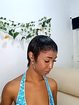 TinnaPeyton online show from 28, 4, 2026