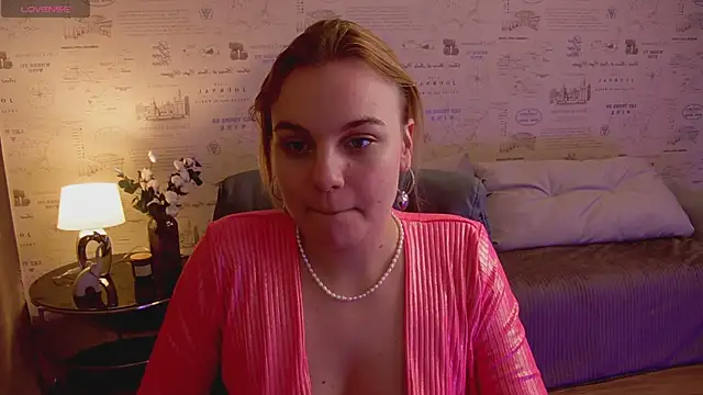 Glow Margo online show from 7, 5, 2026
