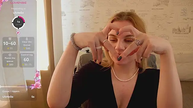 Snapshot of Glow_Margo chatting on 15, 6, 2026 Glow Margo online show from 15, 6, 2026