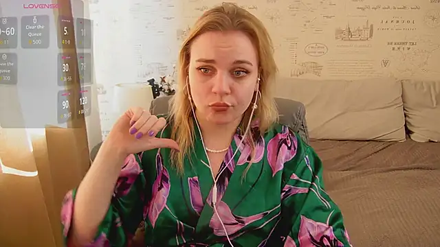 Snapshot of Glow_Margo chatting on 23, 6, 2026 Glow Margo online show from 23, 6, 2026