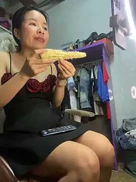 Snapshot of Ivy_Trix2 chatting on 8, 5, 2026 Ivy Trix2 online show from 8, 5, 2026