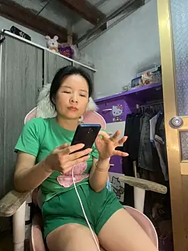 Snapshot of Ivy_Trix2 chatting on 12, 5, 2026 Ivy Trix2 online show from 12, 5, 2026