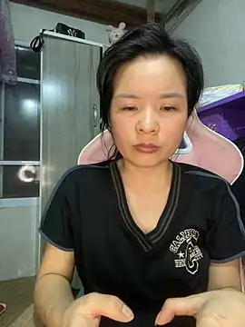Snapshot of Ivy_Trix2 chatting on 26, 5, 2026 Ivy Trix2 online show from 26, 5, 2026