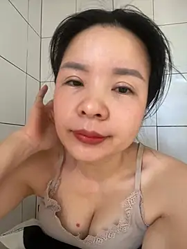 Snapshot of Ivy_Trix2 chatting on 1, 6, 2026 Ivy Trix2 online show from 1, 6, 2026