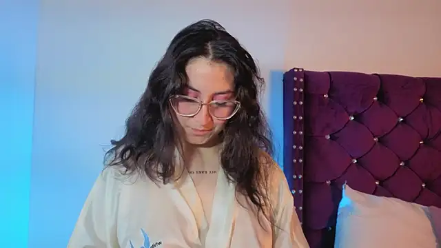 Maddie-LesYoux online show from 27, 5, 2026