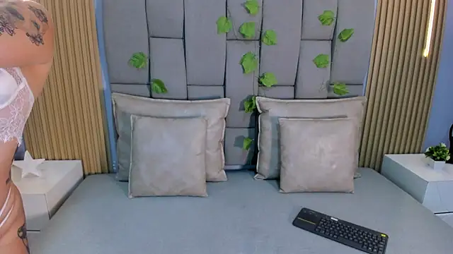 Snapshot of ValeriaRose_ chatting on 4, 3, 2026 ValeriaRose online show from 4, 3, 2026