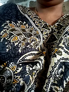 Snapshot of aisha_67 chatting on 8, 3, 2026 aisha 67 online show from 8, 3, 2026