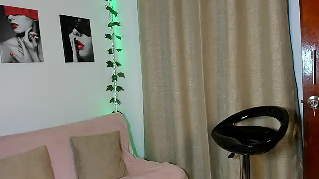 Rebeca Marchetti online show from 20, 7, 2026