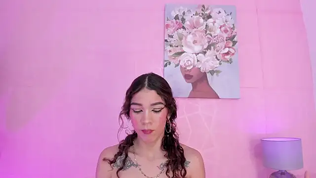 Snapshot of evelyn__rose1 chatting on 18, 3, 2026 evelyn rose1 online show from 18, 3, 2026