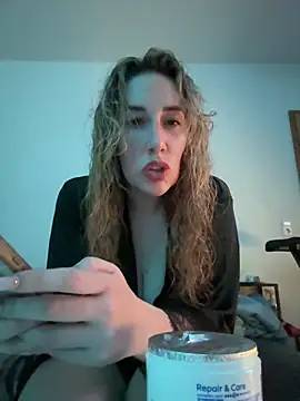 JuliaPrivat online show from 3, 3, 2026