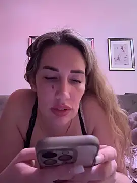 JuliaPrivat online show from 8, 3, 2026